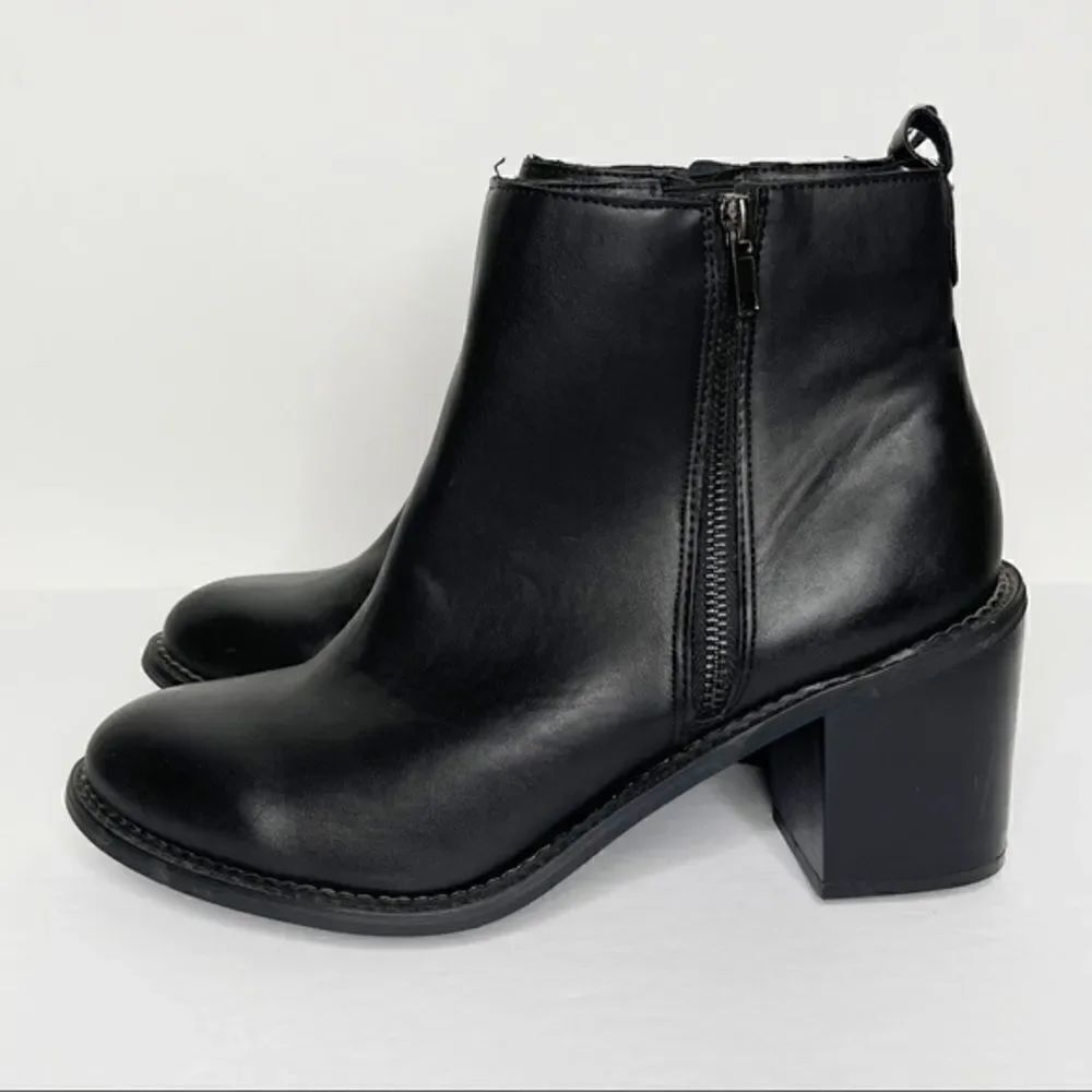Torrid Black Ankle Boots Block Heel Black Size 11 W